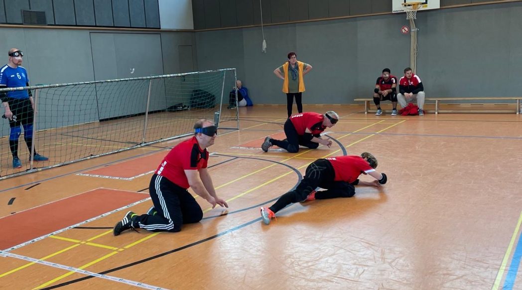 Spielszene vom Goalball-Spieltag der zweiten Bundesliga in Augsburg im November 2025